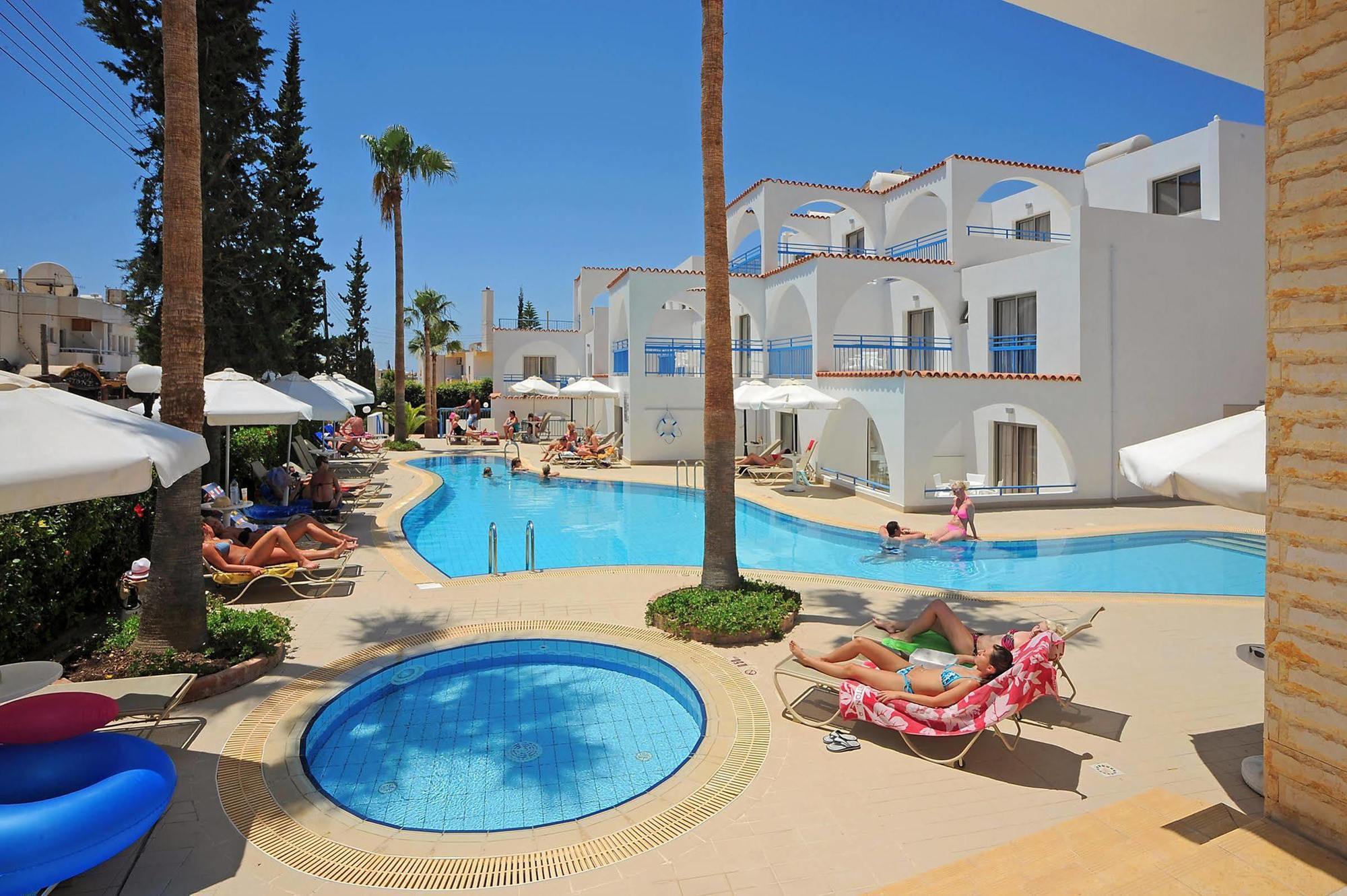 Petrosana Hotel Apartments Αγία Νάπα Εξωτερικό φωτογραφία