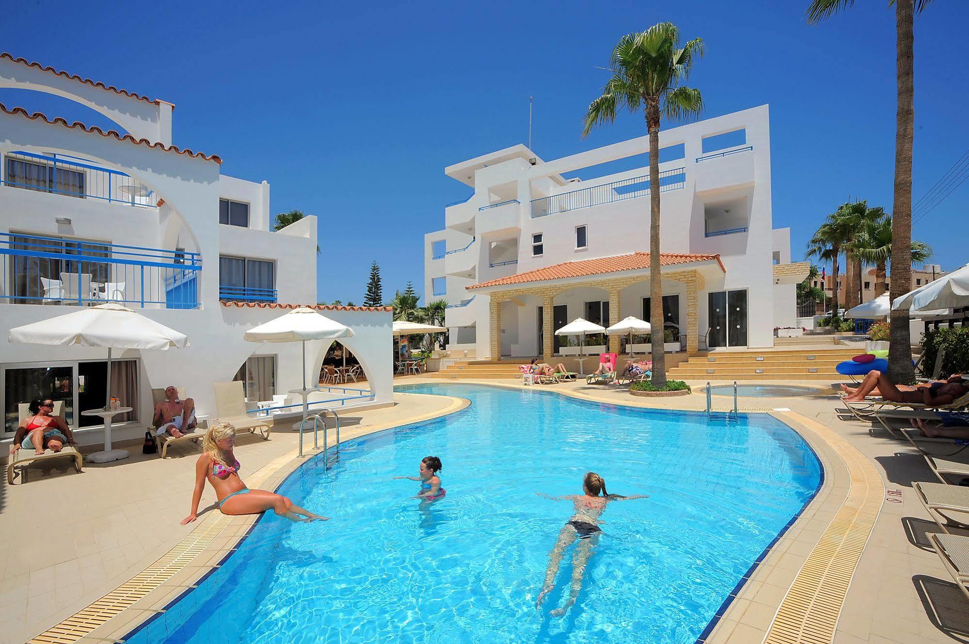 Petrosana Hotel Apartments Αγία Νάπα Εξωτερικό φωτογραφία
